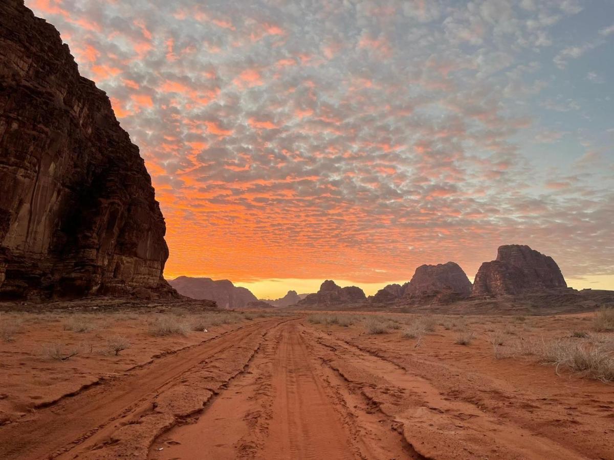 Golden Day Wadi Rum Exterior foto