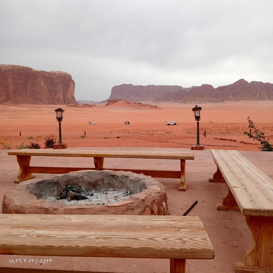 Golden Day Wadi Rum Exterior foto